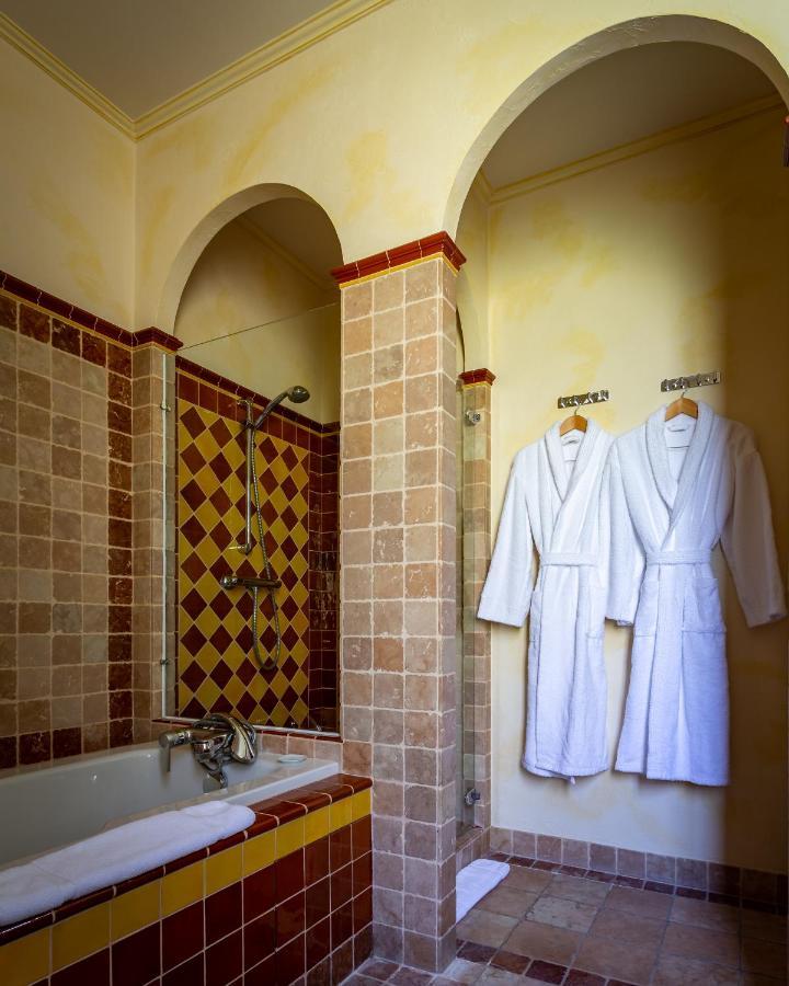 Hotel Restaurant Le Centenaire Les Eyzies Zewnętrze zdjęcie