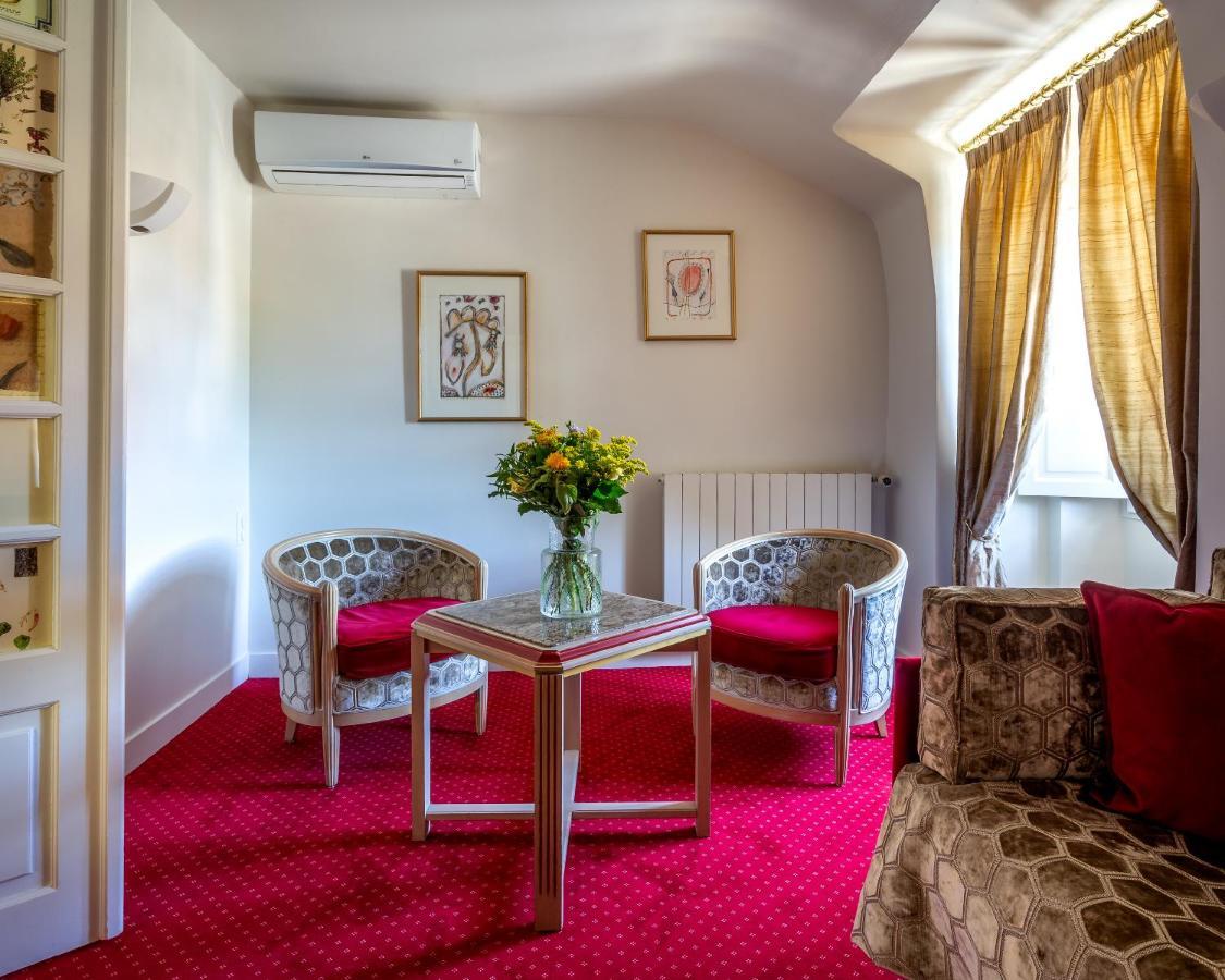 Hotel Restaurant Le Centenaire Les Eyzies Zewnętrze zdjęcie