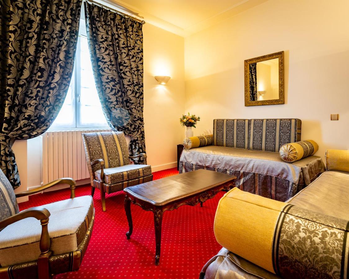 Hotel Restaurant Le Centenaire Les Eyzies Zewnętrze zdjęcie