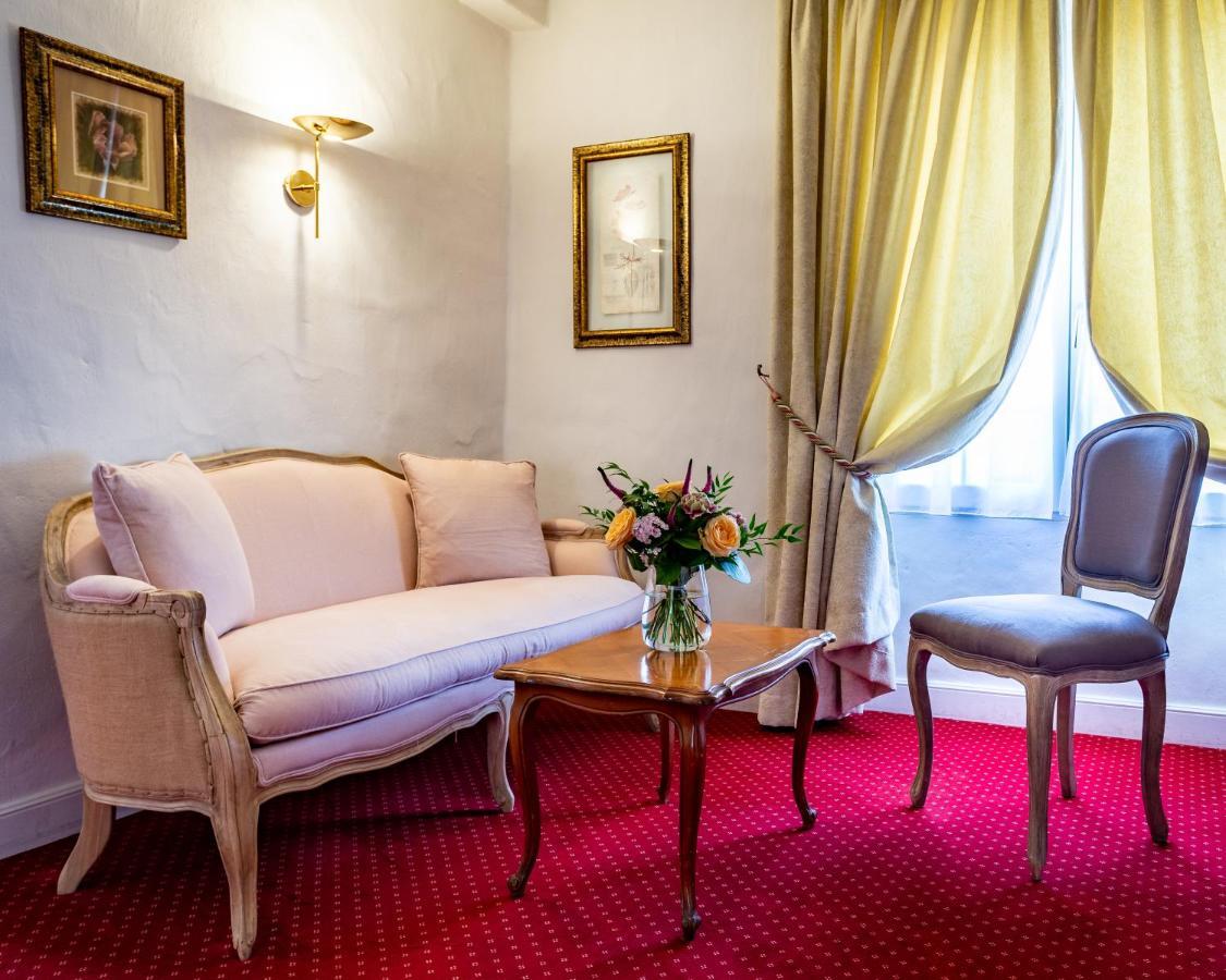 Hotel Restaurant Le Centenaire Les Eyzies Zewnętrze zdjęcie