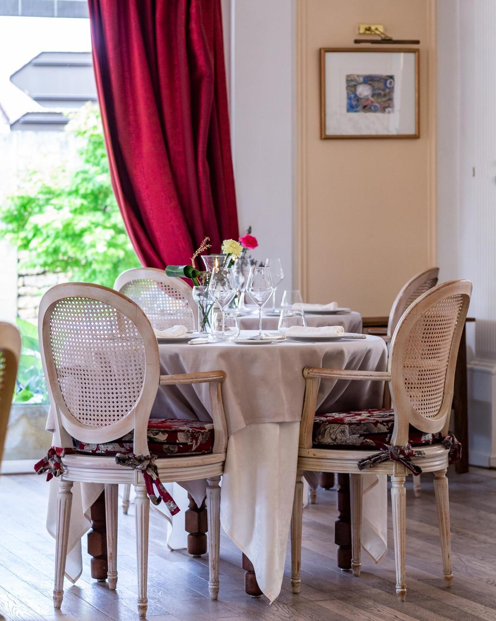 Hotel Restaurant Le Centenaire Les Eyzies Zewnętrze zdjęcie